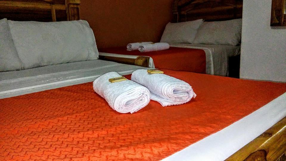 Hotel Las Guacamayas Guatapé Exteriör bild