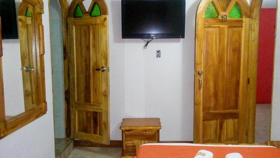 Hotel Las Guacamayas Guatapé Exteriör bild