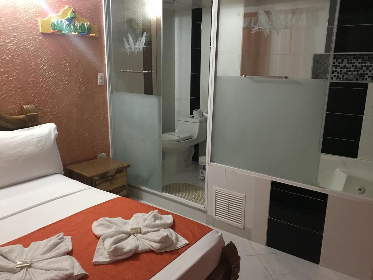 Hotel Las Guacamayas Guatapé Exteriör bild