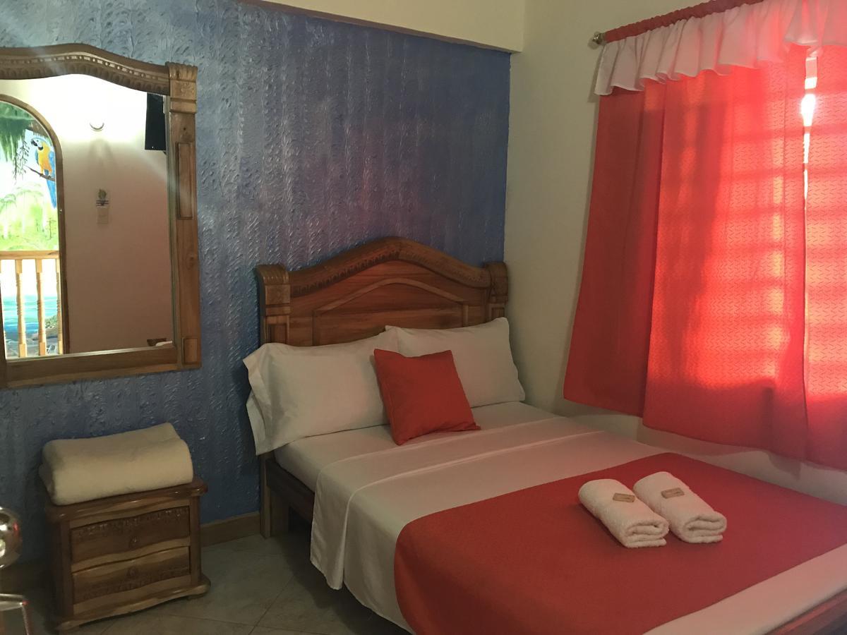 Hotel Las Guacamayas Guatapé Exteriör bild