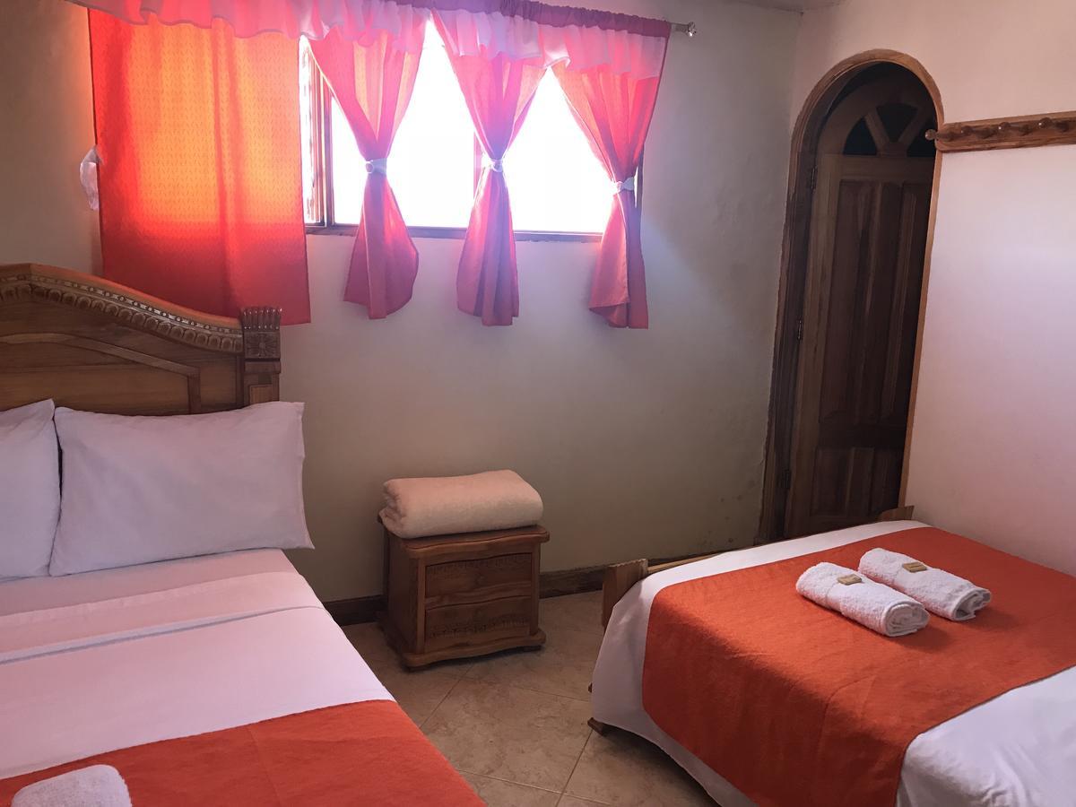 Hotel Las Guacamayas Guatapé Exteriör bild