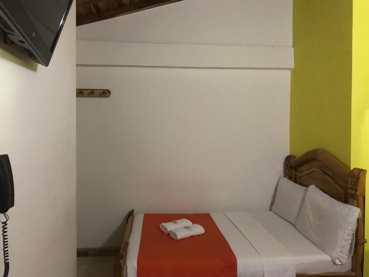 Hotel Las Guacamayas Guatapé Exteriör bild