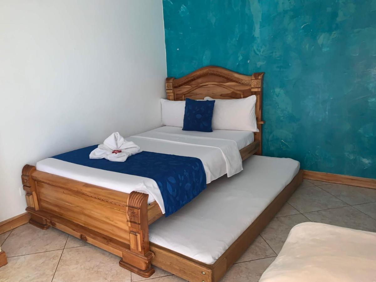 Hotel Las Guacamayas Guatapé Exteriör bild