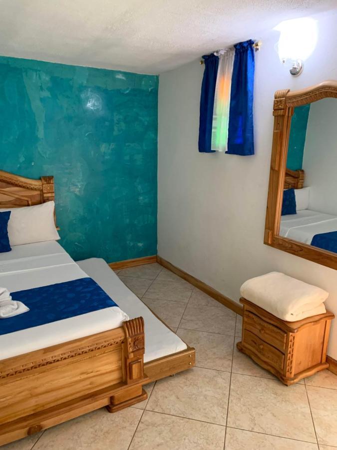 Hotel Las Guacamayas Guatapé Exteriör bild